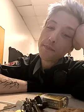 Snapshot of AskAveryAnything chatting on December 22, 2025, 11:38 pm AskAveryAnything online show from December 22, 2025, 11:38 pm