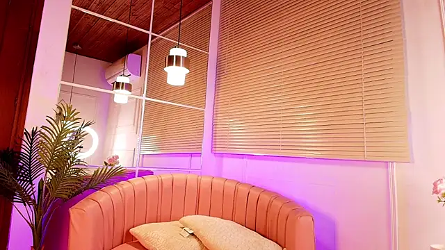 emily burton18 online show from February 10, 2026, 11:42 am