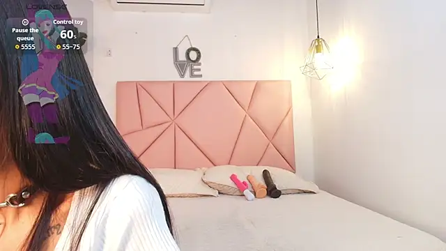 emily burton18 online show from March 15, 2026, 12:12 pm