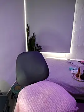 Divine Pouvoir online show from March 23, 2026, 7:58 pm