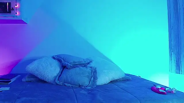 MiaaRose  online show from December 22, 2025, 1:44 pm