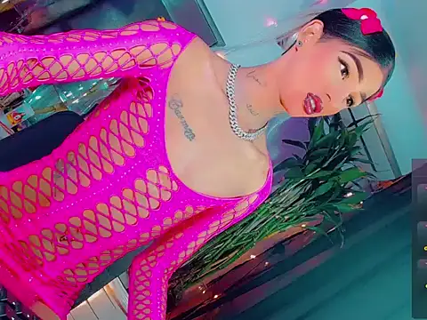 agathaferrer3 online show from April 18, 2026, 10:39 am