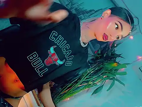 agathaferrer3 online show from April 10, 2026, 12:23 pm