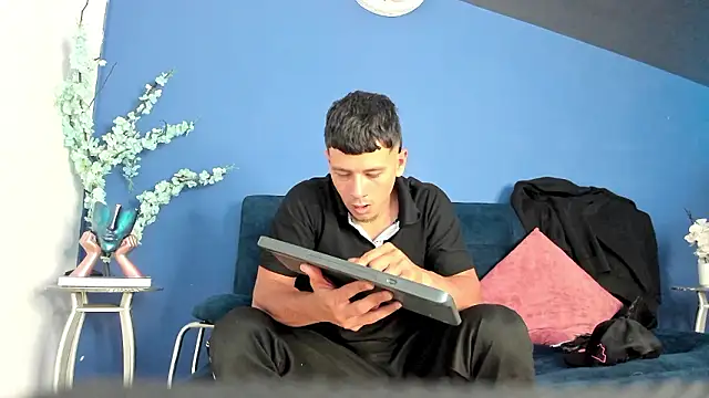 MagnusKnight  online show from February 16, 2026, 6:17 pm