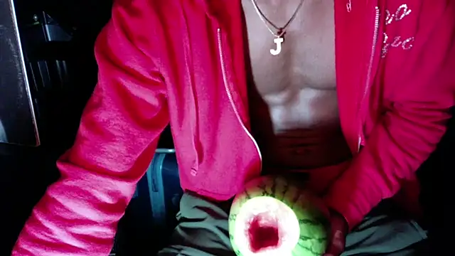 ISLANDBANANA1 online show from December 15, 2025, 7:03 am