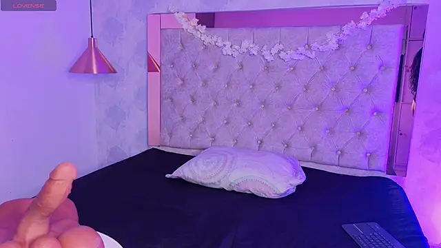 kylie river online show from February 15, 2026, 1:54 pm