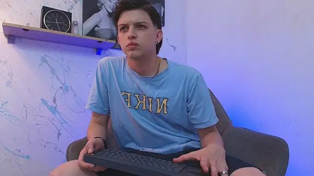 sebastamayo  online show from April 10, 2026, 12:56 pm