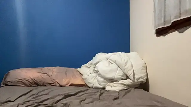 CoquineCharmeuse online show from December 18, 2025, 4:00 pm