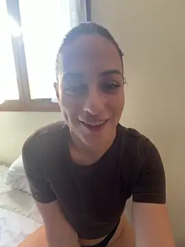 Snapshot of CoquineCharmeuse chatting on April 1, 2026, 12:50 pm CoquineCharmeuse online show from April 1, 2026, 12:50 pm