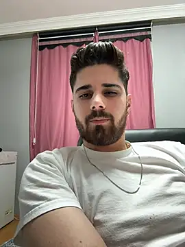 berke3424 online show from February 5, 2026, 1:34 am