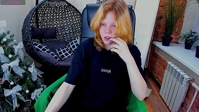 Soft Flame online show from December 21, 2025, 3:36 pm