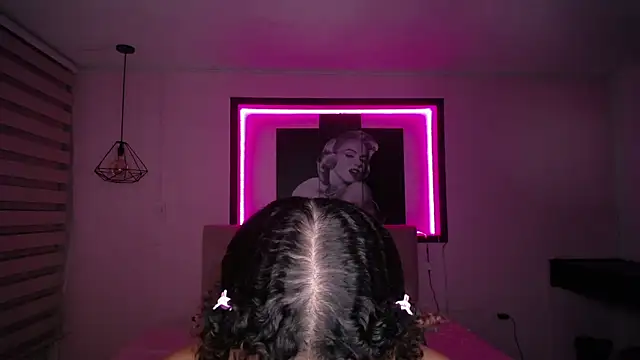 Snapshot of Kendall_fox_x chatting on December 18, 2025, 4:17 am Kendall fox x online show from December 18, 2025, 4:17 am