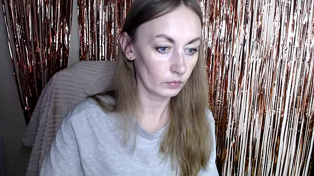 LiaSeass  online show from July 26, 2026, 12:23 pm