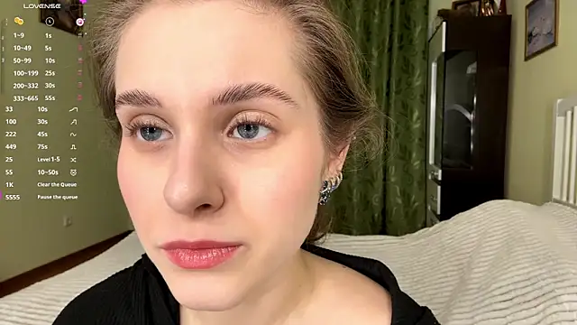 MiaBlanko online show from December 18, 2025, 7:24 am