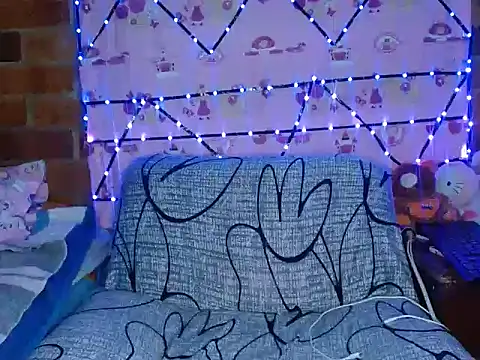 LunaVinxxen online show from February 12, 2026, 4:45 am