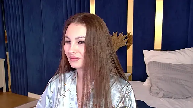 NoraFoxes online show from February 11, 2026, 5:29 am