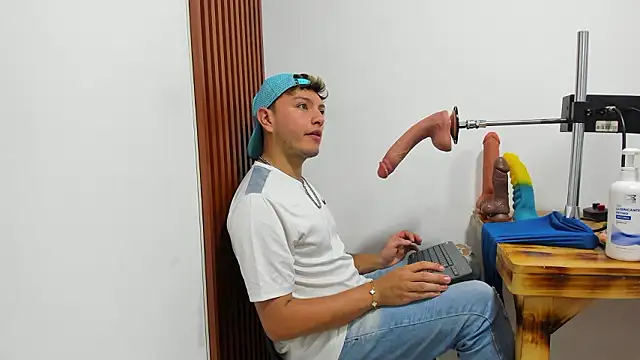 Snapshot of thiago_duval chatting on January 14, 2026, 7:17 pm thiago duval online show from January 14, 2026, 7:17 pm