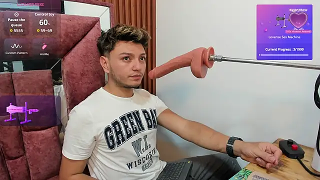 Snapshot of thiago_duval chatting on December 19, 2025, 7:16 pm thiago duval online show from December 19, 2025, 7:16 pm