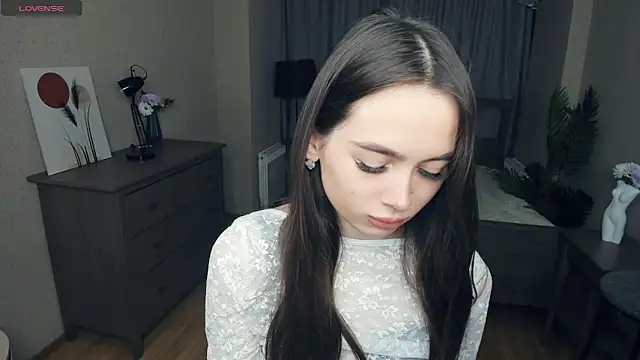 Snapshot of YvonneRobes chatting on February 13, 2026, 7:25 pm YvonneRobes online show from February 13, 2026, 7:25 pm