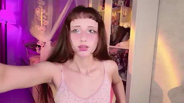 MiraJades online show from July 28, 2026, 2:57 pm