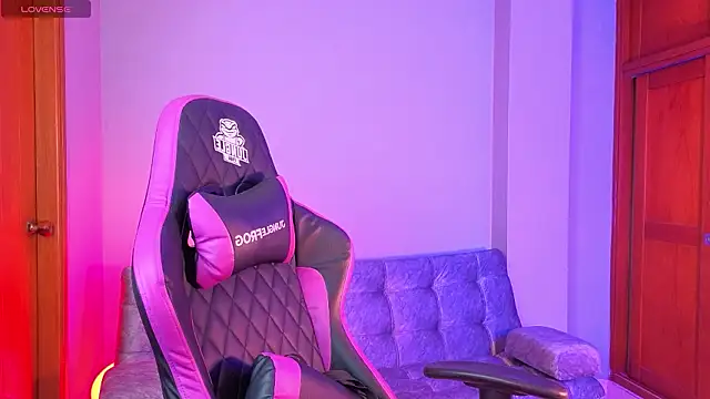 Snapshot of melanimorgan1 chatting on February 17, 2026, 4:43 am melanimorgan1 online show from February 17, 2026, 4:43 am