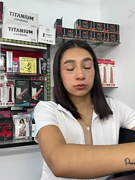 Snapshot of lunaluxury22 chatting on March 9, 2026, 1:47 pm lunaluxury22 online show from March 9, 2026, 1:47 pm