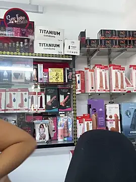 Snapshot of lunaluxury22 chatting on March 7, 2026, 1:27 pm lunaluxury22 online show from March 7, 2026, 1:27 pm