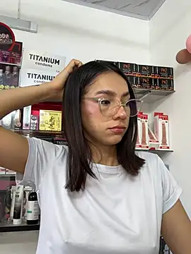 Snapshot of lunaluxury22 chatting on March 5, 2026, 2:02 pm lunaluxury22 online show from March 5, 2026, 2:02 pm