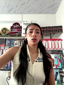 Snapshot of lunaluxury22 chatting on January 16, 2026, 1:59 pm lunaluxury22 online show from January 16, 2026, 1:59 pm