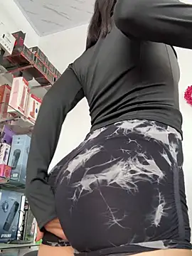 Snapshot of lunaluxury22 chatting on April 15, 2026, 8:20 pm lunaluxury22 online show from April 15, 2026, 8:20 pm