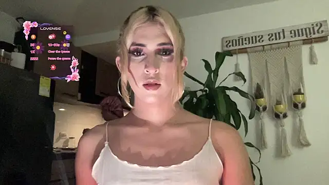 Snapshot of isa_fox_23 chatting on February 5, 2026, 3:24 am isa fox 23 online show from February 5, 2026, 3:24 am