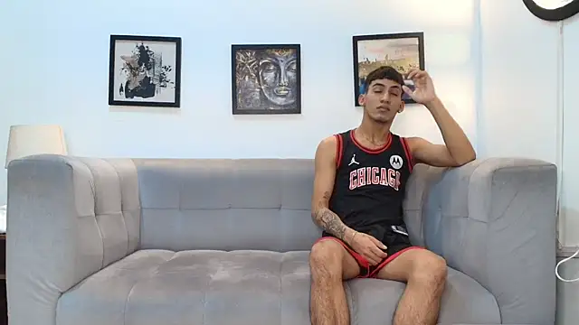 Snapshot of DIAMOND_BLACKS chatting on February 21, 2026, 7:43 am DIAMOND BLACKS online show from February 21, 2026, 7:43 am