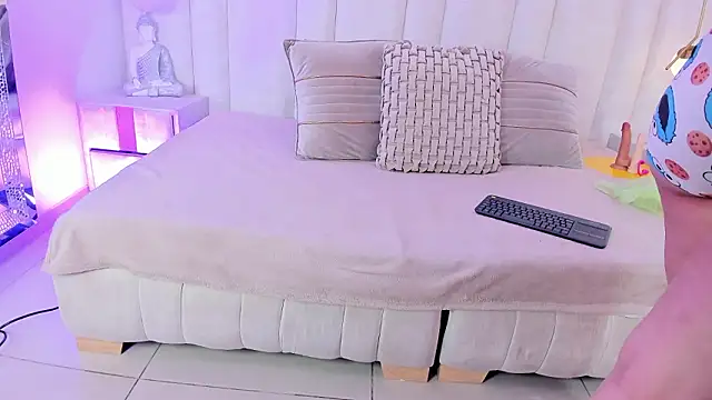 im ariana  online show from February 22, 2026, 4:15 am