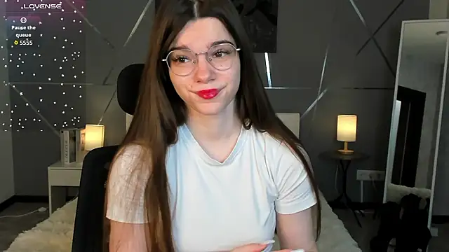 miss  evelyne online show from February 8, 2026, 1:14 am