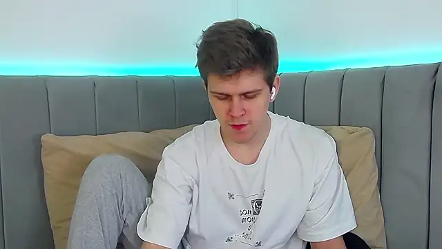 NickJohnas online show from January 17, 2026, 3:32 am