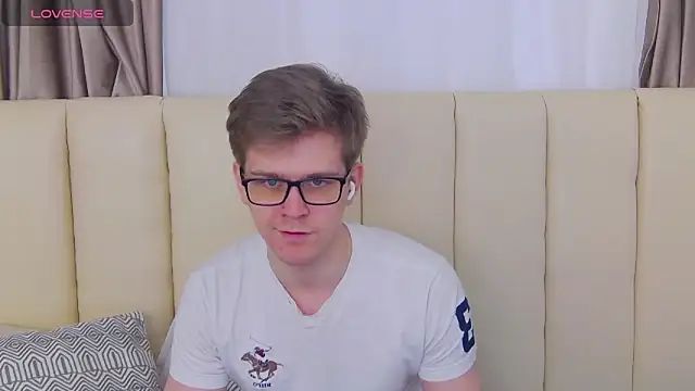 Snapshot of NickJohnas chatting on January 10, 2026, 9:37 am NickJohnas online show from January 10, 2026, 9:37 am