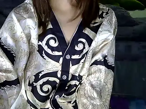 Snapshot of Chichi_86 chatting on February 5, 2026, 4:03 pm Chichi 86 online show from February 5, 2026, 4:03 pm