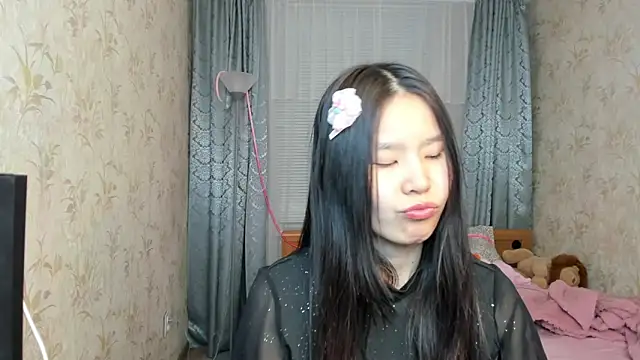 amiya cute online show from March 6, 2026, 6:58 pm