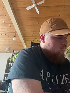 Snapshot of YoursxTruly chatting on December 16, 2025, 11:36 am YoursxTruly online show from December 16, 2025, 11:36 am