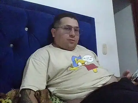 hammerwhite01 online show from March 3, 2026, 3:52 pm