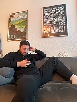 SilkyMira online show from February 7, 2026, 9:28 am