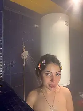 SilkyMira online show from April 11, 2026, 5:38 pm