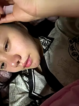 leo-kitty online show from December 14, 2025, 9:04 am