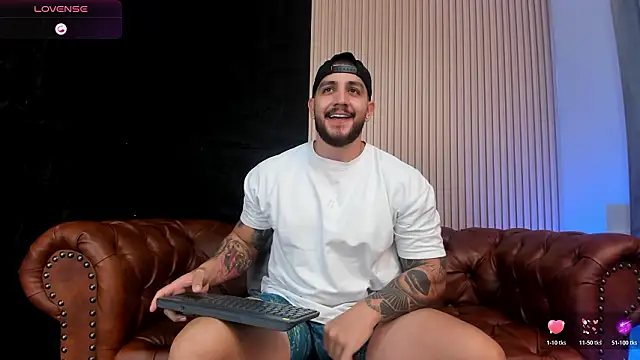 Snapshot of KyleNorth_ chatting on February 18, 2026, 2:02 pm KyleNorth online show from February 18, 2026, 2:02 pm