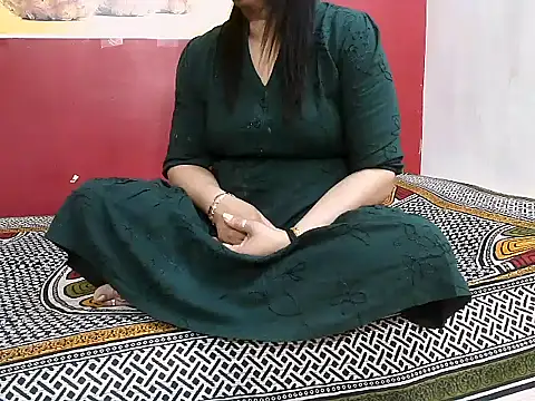 Snapshot of Lovelycouple25 chatting on March 2, 2026, 6:36 am Lovelycouple25 online show from March 2, 2026, 6:36 am