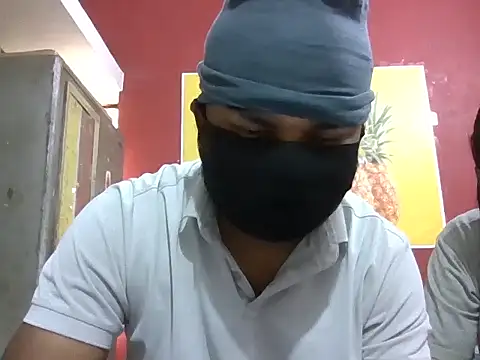 Snapshot of Lovelycouple25 chatting on February 6, 2026, 6:31 am Lovelycouple25 online show from February 6, 2026, 6:31 am