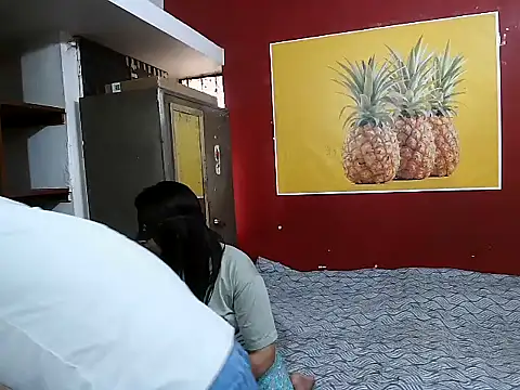 Snapshot of Lovelycouple25 chatting on February 2, 2026, 7:18 am Lovelycouple25 online show from February 2, 2026, 7:18 am