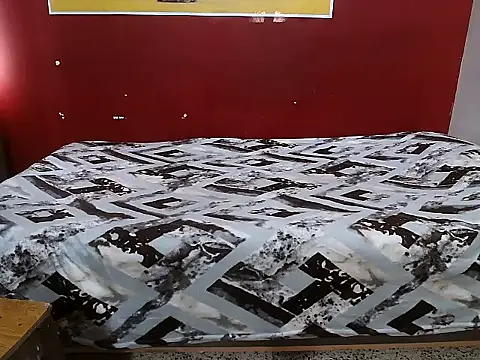 Snapshot of Lovelycouple25 chatting on March 1, 2026, 6:35 am Lovelycouple25 online show from March 1, 2026, 6:35 am