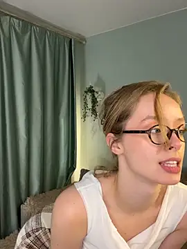 SunnyShiney online show from December 17, 2025, 10:20 am