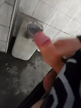 Snapshot of Mar81 chatting on February 16, 2026, 3:43 pm Mar81 online show from February 16, 2026, 3:43 pm